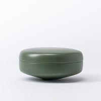 Alev Ebüzziyia Siesbye - Alev - Deckeldose 01 - large - elm green