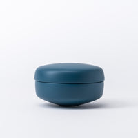 Alev Ebüzziyia Siesbye - Alev - Deckeldose 02 - small - mallard blue