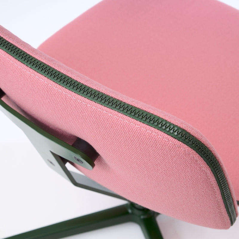 raawii Erwan Bouroullec - Arba Lounge chair - Upholstered Kvadrat Vidar Lounge chair Dark green base / Kvadrat Vidar 0622 pink fabric
